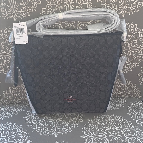 Coach purse - Picture 1 of 2